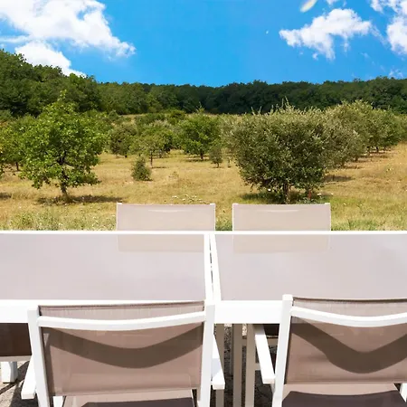 Penzion Domaine La Truffiere Des Merigots 3*